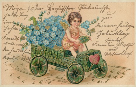 Alte Ansichtskarte Glückwunschkarte, Engelchen auf Wagen aus Klee beladen mit Vergissmeinnicht (Prägelitho)
