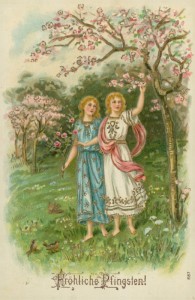 Alte Ansichtskarte Fröhliche Pfingsten, Frauen unter blühenden Bäumen (Prägelitho)
