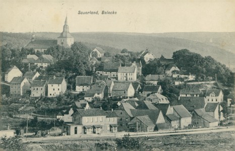 Alte Ansichtskarte Warstein-Belecke, Gesamtansicht mit Bahnhof