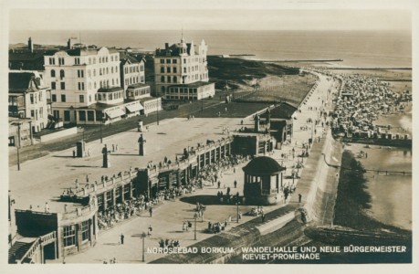 Alte Ansichtskarte Borkum, Wandelhalle und neue Bürgermeister Kieviet-Promenade