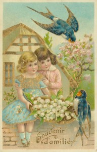 Alte Ansichtskarte Souvenir d'amitié, Mädchen mit Maiglöckchen und Schwalben