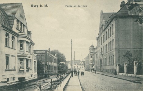 Alte Ansichtskarte Burg b. Magdeburg, Partie an der Ihle