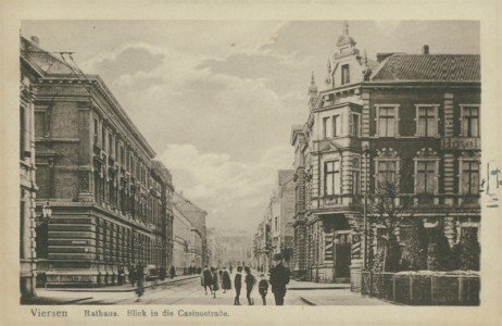 Alte Ansichtskarte Viersen, Rathaus. Blick in die Casinostraße