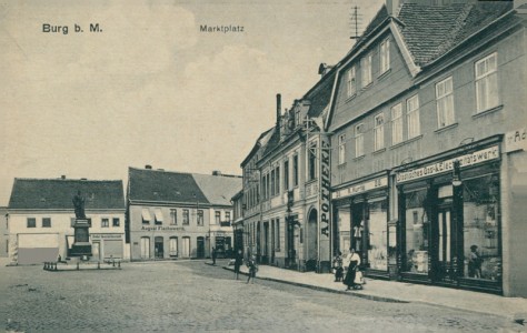 Alte Ansichtskarte Burg b. Magdeburg, Marktplatz
