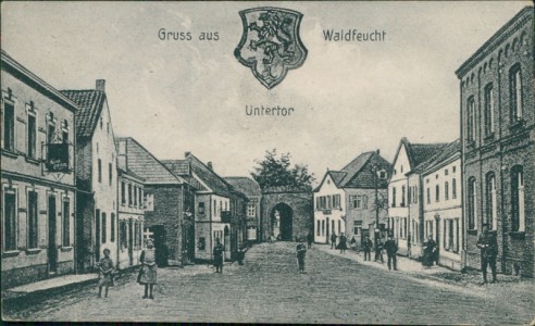 Alte Ansichtskarte Waldfeucht, Straßenpartie mit Untertor, Wappen (OBERER UND UNTERER RAND DEUTLICH BESCHNITTEN)